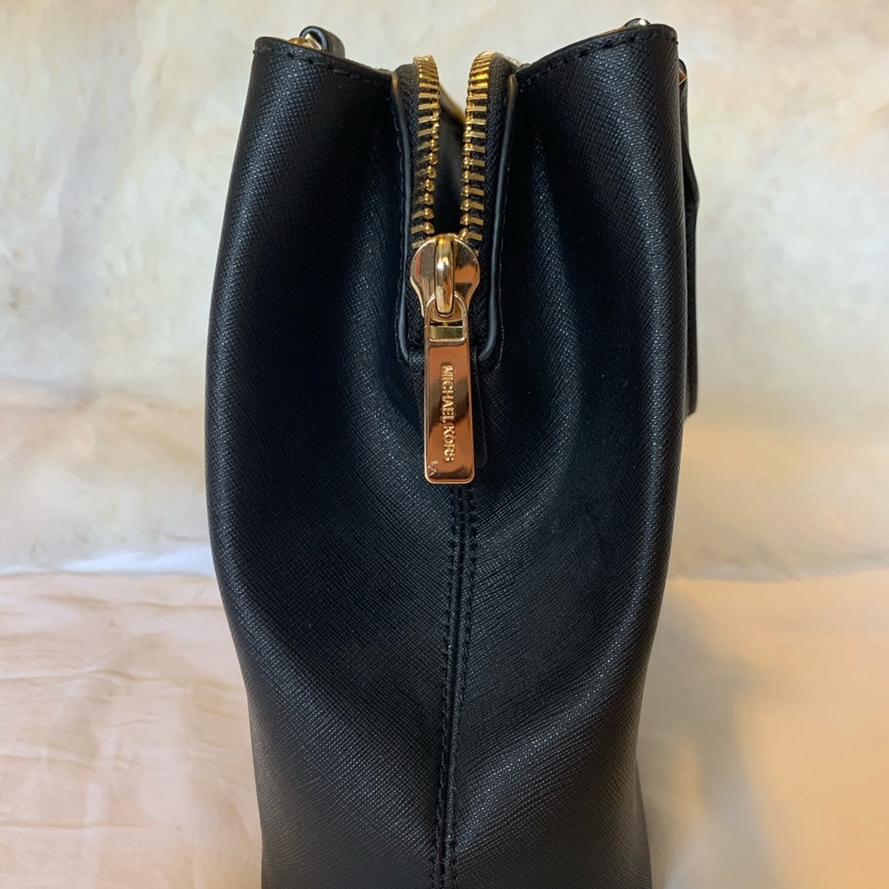 Michael Kors Sutton Medium Satchel - Picture 4 of 8